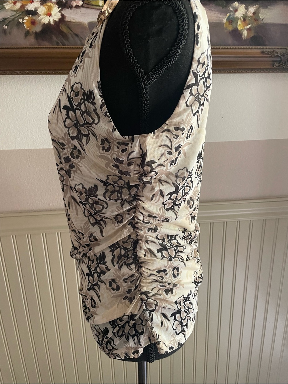 Carolyn Taylor Cream Floral Ring-Shoulder Sleeveless Camisole - Picture 5 of 12
